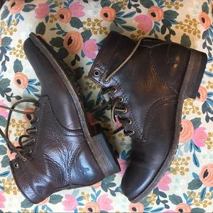 Frye Tyler lace up boot with leather laces 🥾